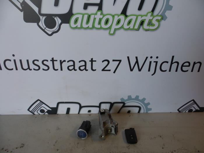 Toyota Yaris Ignition switch contact blocks stock