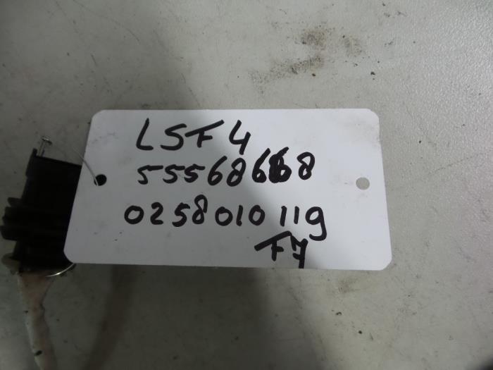 Sonde lambda d'un Vauxhall Meriva Mk.II 1.4 Turbo 16V Ecotec 2015