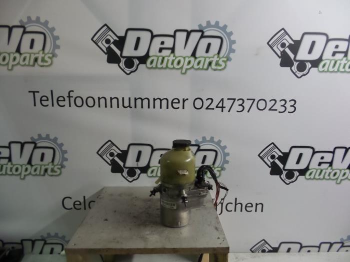 Usagé Pompe de direction Opel Astra H (L48) Prix sur demande proposé par DeVo Autoparts