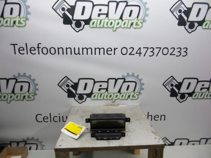 Begagnade Innerdisplay Kia Cee'd Sporty Wagon (EDF) 1.6 CRDi 115 16V Pris på förfrågan erbjuds av DeVo Autoparts
