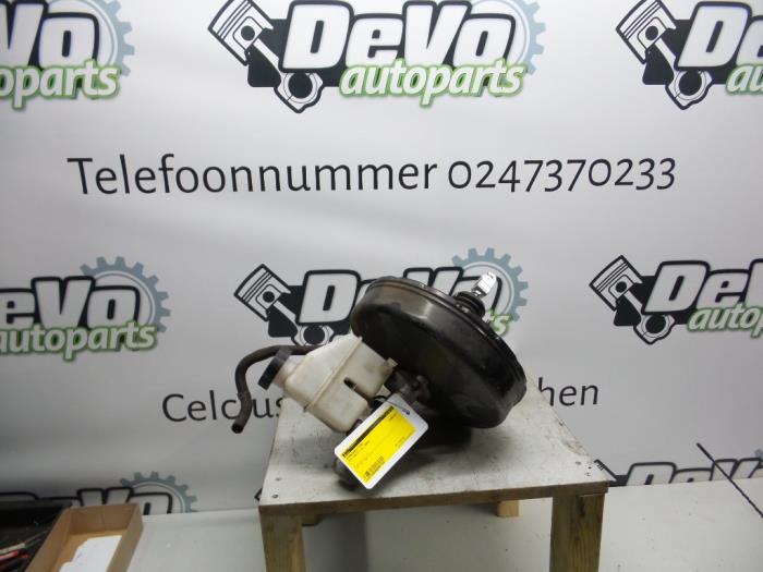 Usagé Servo frein Kia Cee'd Sporty Wagon (EDF) 1.6 CRDi 115 16V Prix sur demande proposé par DeVo Autoparts