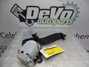 Used Rear seatbelt, centre Kia Rio III (UB) 1.2 CVVT 16V Price on request offered by DeVo Autoparts