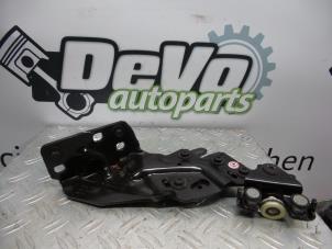 Used Rear door hinge, left Ford B-Max (JK8) 1.0 EcoBoost 12V 120 Price on request offered by DeVo Autoparts