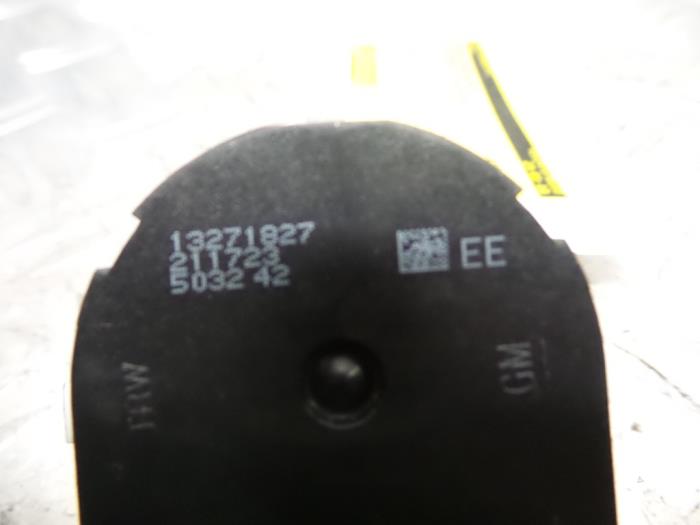 Interruptor de retrovisor de un Opel Zafira Tourer (P12) 2.0 CDTI 16V 130 Ecotec 2015