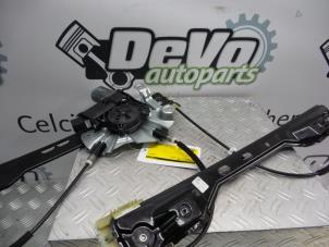 Used Door window motor Opel Zafira Tourer (P12) 2.0 CDTI 16V 130 Ecotec Price on request offered by DeVo Autoparts