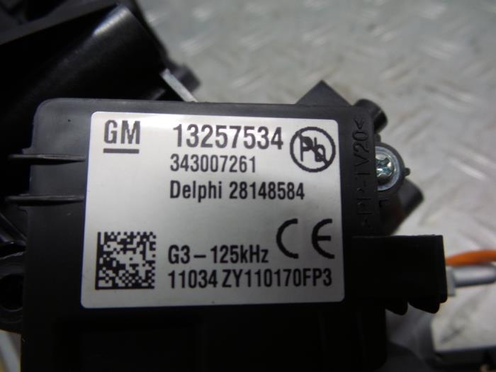 Ignition switch contact block from a Opel Meriva 1.4 Turbo 16V Ecotec 2012