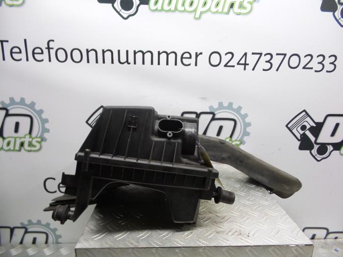 Air box from a Opel Astra J (PC6/PD6/PE6/PF6) 1.6 16V 2012