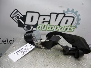 Used Rear seatbelt, centre Seat Ibiza IV (6J5) 1.6 TDI 105 Price on request offered by DeVo Autoparts