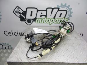 Gebrauchte Antenne Volkswagen Touran (1T1/T2) 2.0 TDI 16V 140 Preis auf Anfrage angeboten von DeVo Autoparts