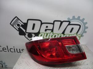 Usagé Feu arrière gauche Renault Clio IV (5R) 1.5 Energy dCi 90 FAP Prix sur demande proposé par DeVo Autoparts
