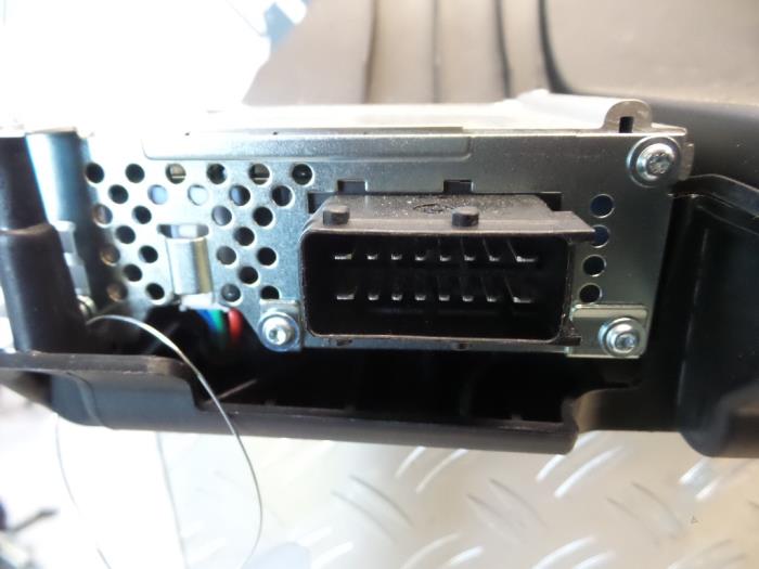 Radio amplifier from a Citroën DS3 (SA) 1.6 HDiF 16V 2011