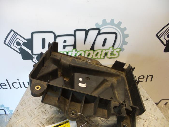 Begagnade Batterilåda Seat Ibiza IV (6J5) 1.2 TDI Ecomotive Pris på förfrågan erbjuds av DeVo Autoparts