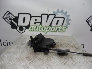 Used Front door lock mechanism 4-door, right Renault Clio IV (5R) 1.5 Energy dCi 90 FAP Price on request offered by DeVo Autoparts