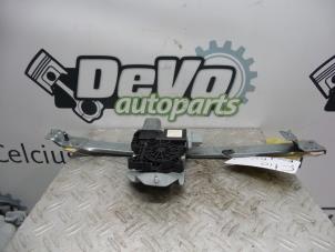 Used Door window motor Renault Clio IV (5R) 1.5 Energy dCi 90 FAP Price on request offered by DeVo Autoparts