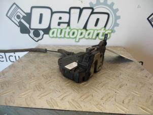 Used Front door lock mechanism 4-door, right Renault Clio IV (5R) 0.9 Energy TCE 90 12V Price on request offered by DeVo Autoparts