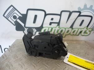 Usados Mecanismo de cerradura de puerta de 4 puertas izquierda detrás Seat Ibiza IV (6J5) 1.2 TDI Ecomotive Precio de solicitud ofrecido por DeVo Autoparts