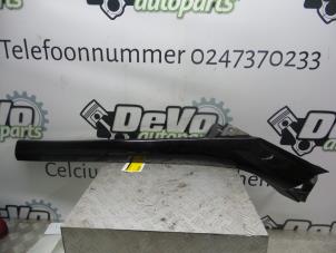 Used B-pillar cover Renault Scénic III (JZ) 1.6 Energy dCi 130 Price on request offered by DeVo Autoparts