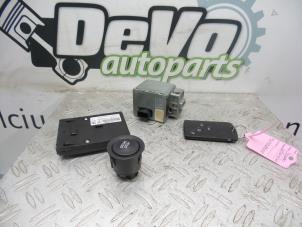 Used Ignition switch contact block Renault Scénic III (JZ) 1.6 Energy dCi 130 Price on request offered by DeVo Autoparts