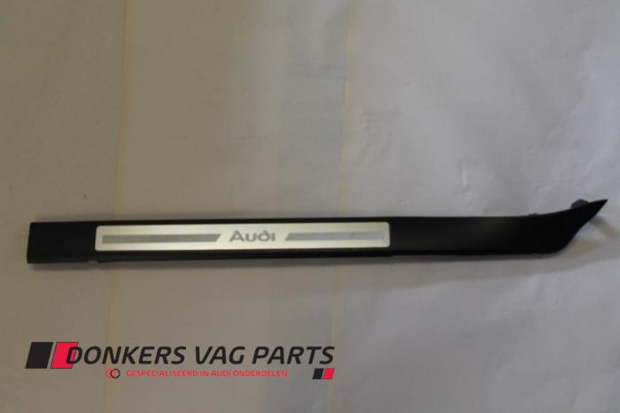 Używane Próg drzwi lewa Audi A8 Cena € 20,00 Procedura marży oferowane przez Donkers VAG Parts