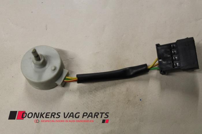 Nowe Rózne Audi 100 Cena € 60,00 Z VAT oferowane przez Donkers VAG Parts