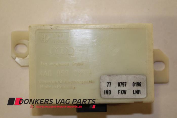 Używane Modul (rózne) Audi 80 Cena € 20,00 Procedura marży oferowane przez Donkers VAG Parts