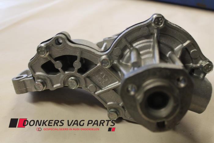 Nya Vattenpump Audi A4 Pris € 63,44 Inklusive moms erbjuds av Donkers VAG Parts