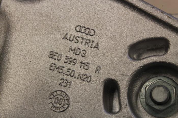 Soporte de caja de cambios de un Audi A4