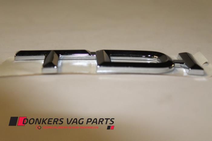 Nowe Emblemat Audi 80 Cena € 15,00 Z VAT oferowane przez Donkers VAG Parts