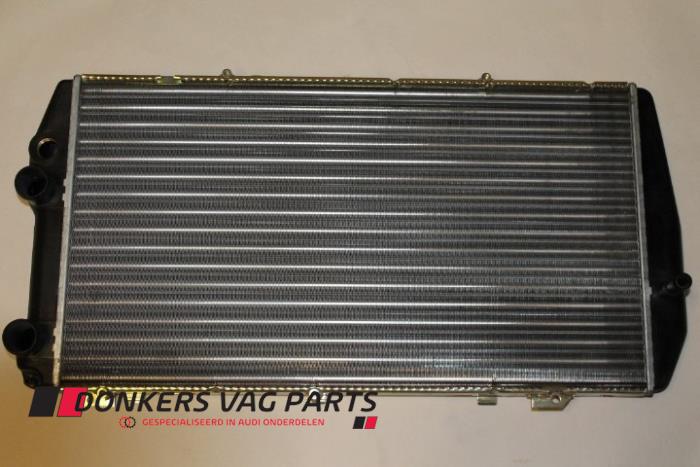 Nowe Chlodnica Audi 100 Cena € 302,50 Z VAT oferowane przez Donkers VAG Parts