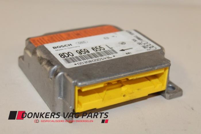 Usagé Module airbag Audi A4 Prix € 15,00 Règlement à la marge proposé par Donkers VAG Parts