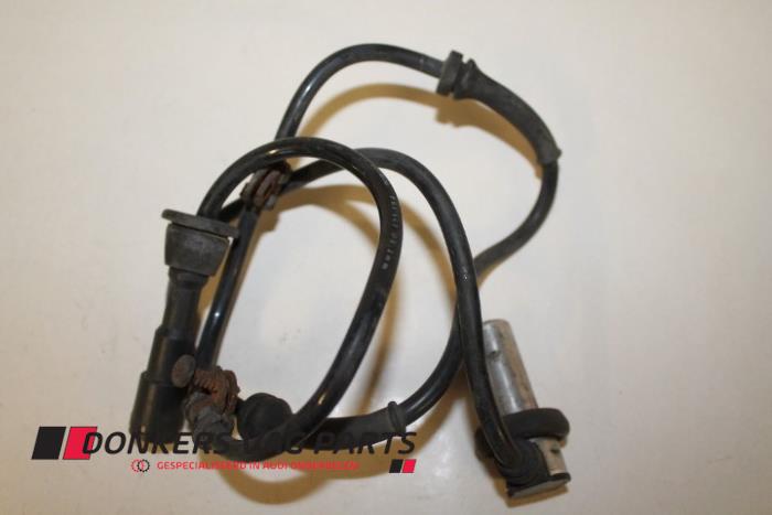 Używane Czujnik ABS Audi 100 (C4) Cena € 15,00 Procedura marży oferowane przez Donkers VAG Parts