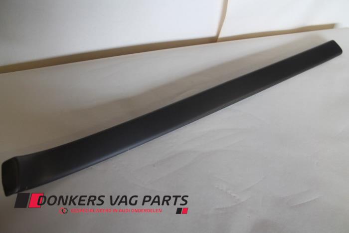 Door trim strip – 8D0867409