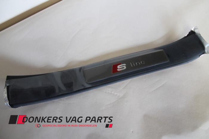 Nowe Próg drzwi prawa Audi A4 Cena € 50,00 Z VAT oferowane przez Donkers VAG Parts