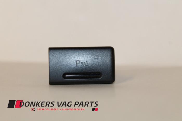 Usados Interruptor PDC Audi A8 Precio € 8,00 Norma de margen ofrecido por Donkers VAG Parts
