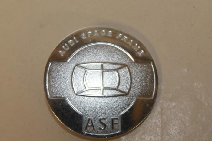 Emblemat z Audi A8