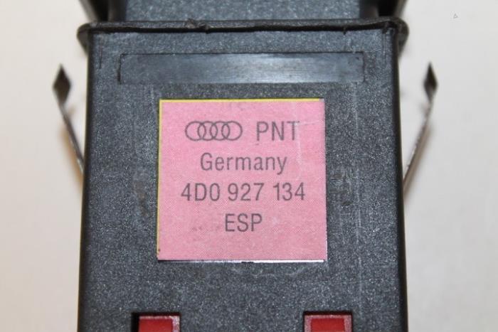 Interruptor ESP de un Audi A8