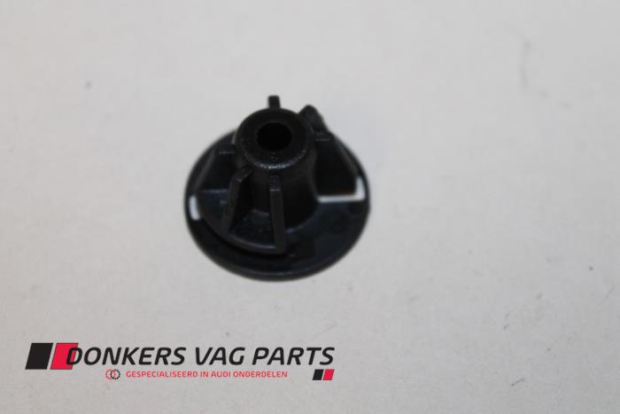 Nowe Rózne Audi A4 Cena € 0,86 Z VAT oferowane przez Donkers VAG Parts