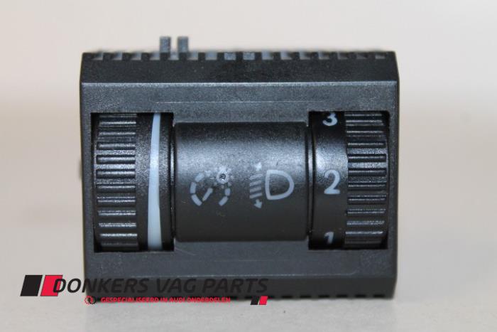 Usados Interruptor Audi Diversos Precio € 10,00 Norma de margen ofrecido por Donkers VAG Parts