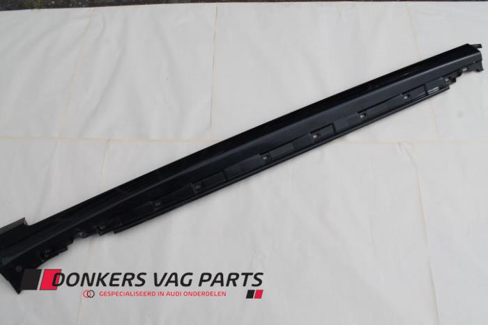 Używane Próg lewy Audi A4 Cena € 30,00 Procedura marży oferowane przez Donkers VAG Parts