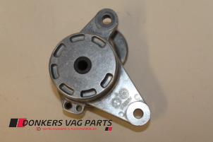 Spanrolle multiriem van een Audi A6 (C7) 2.0 TDI 16V 2011