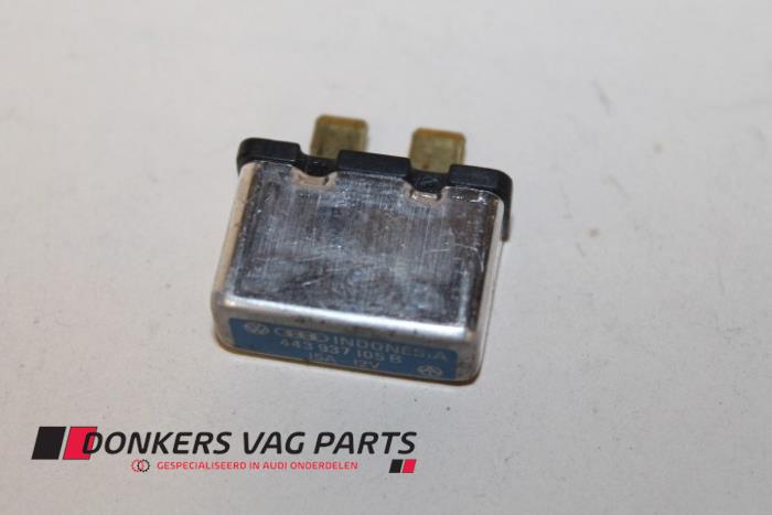 Używane Bezpiecznik Audi 80 Cena € 8,00 Procedura marży oferowane przez Donkers VAG Parts