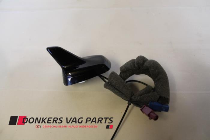 Używane Antena GPS Audi A8 Cena € 35,00 Procedura marży oferowane przez Donkers VAG Parts
