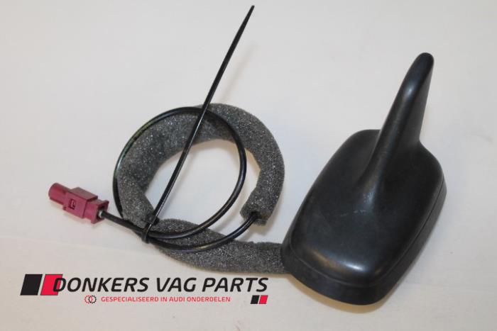 Używane Antena GPS Audi A8 Cena € 35,00 Procedura marży oferowane przez Donkers VAG Parts