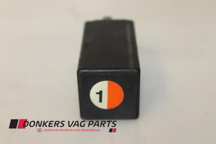 Begagnade Relä Audi 80 Pris € 30,00 Marginaltabell erbjuds av Donkers VAG Parts
