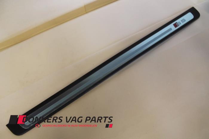 Używane Próg prawy Audi S5 (8T3) S5 3.0 TFSI V6 24V Cena € 30,00 Z VAT oferowane przez Donkers VAG Parts