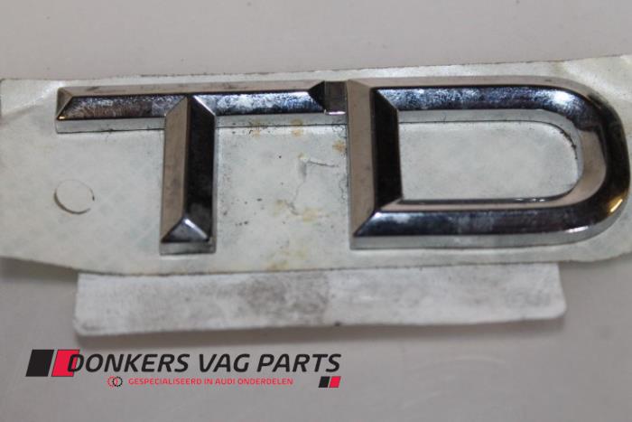 Nowe Emblemat Audi 80 Cena € 15,00 Z VAT oferowane przez Donkers VAG Parts