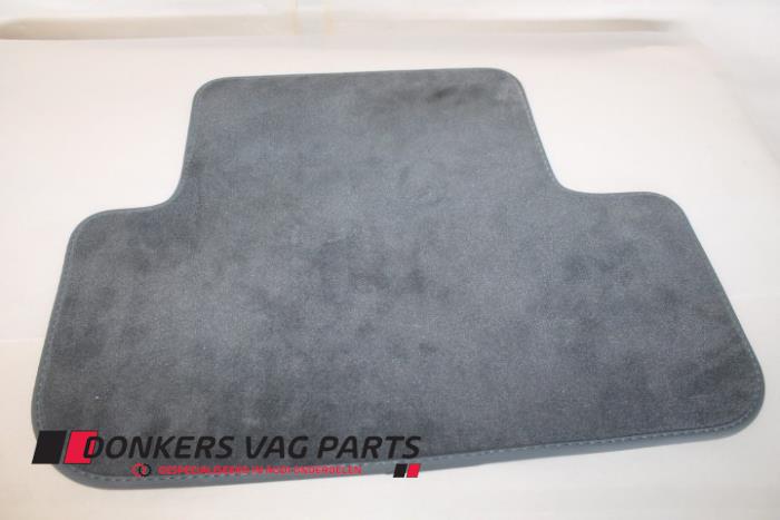 Car floor mat set – 8K0864450B