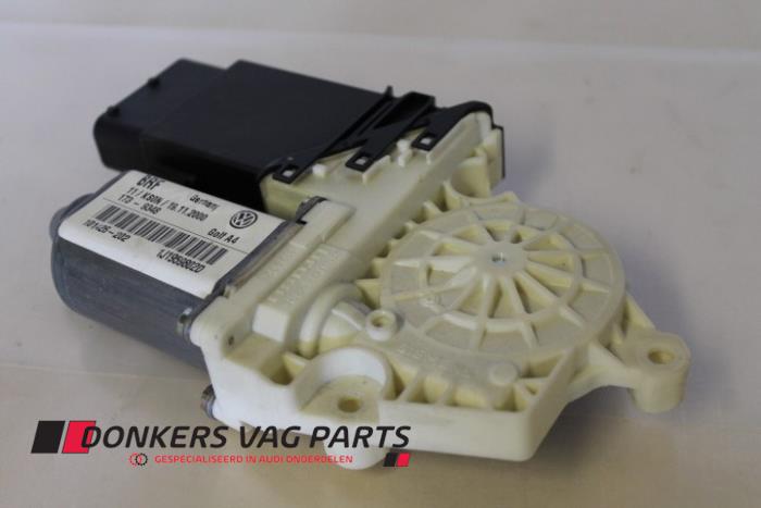 Nuevos Motor de ventanilla de puerta Audi Diversos Precio € 50,00 IVA incluido ofrecido por Donkers VAG Parts