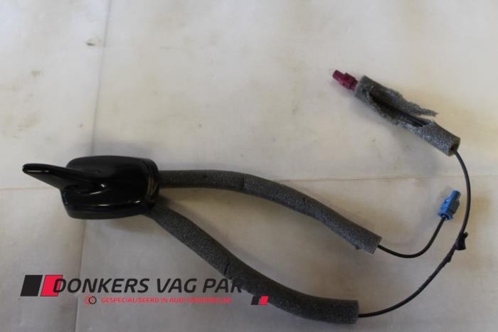 Używane Antena GPS Audi A8 Cena € 35,00 Procedura marży oferowane przez Donkers VAG Parts