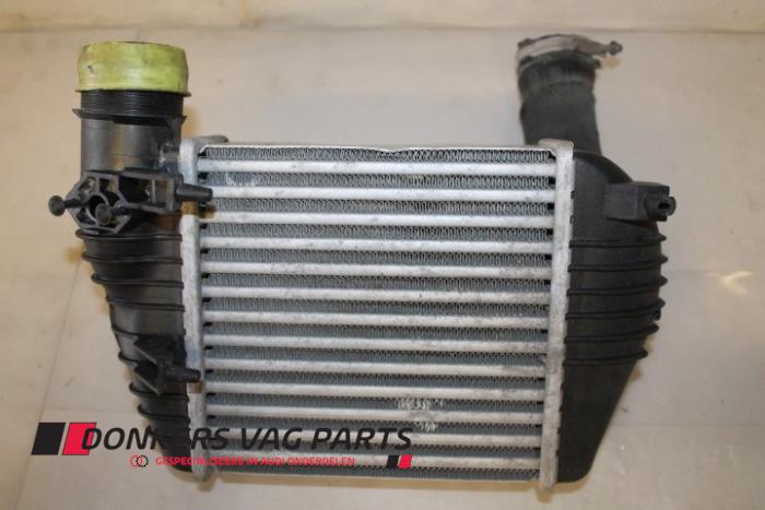 Usagé Echangeur air (Intercooler) Audi A6 Avant (C6) 2.0 TDI 16V Prix € 50,00 Règlement à la marge proposé par Donkers VAG Parts